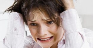 Ang hitsura ng sakit sa isang babae dahil sa stress